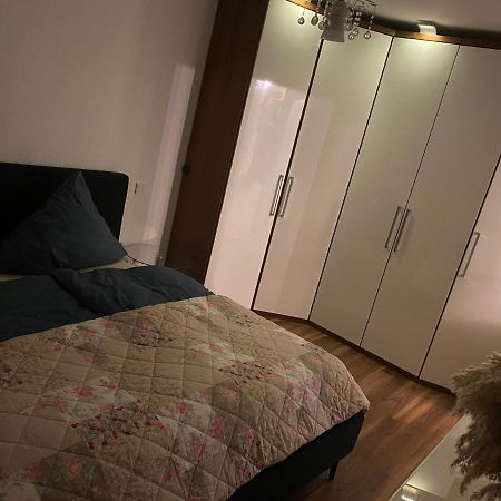 Geraeumige Und Schoene Wohnung Direkt In Der Luebecker Innenstadt Exterior photo